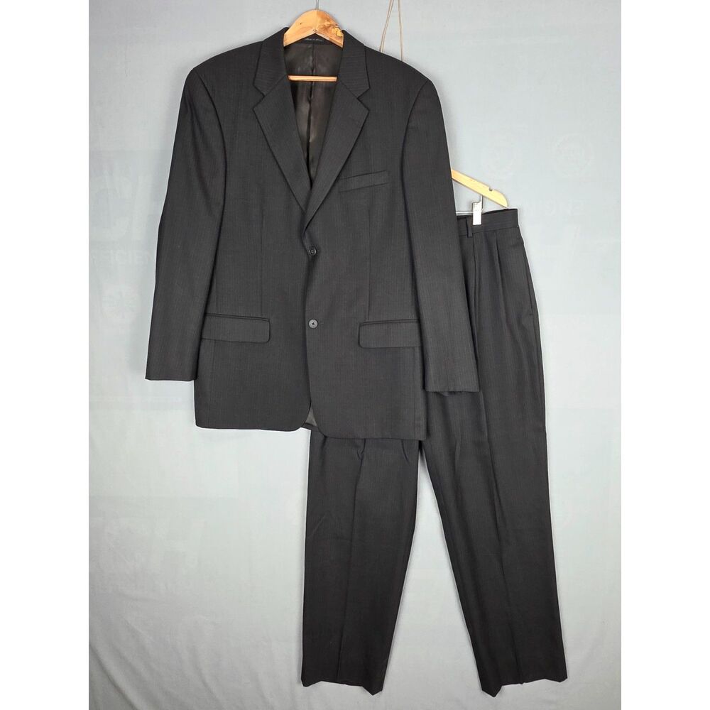 Alfani Wool Gray Pinstripe 2 piece Suit Wool 2 Button L41 Pleated Pants 36/32